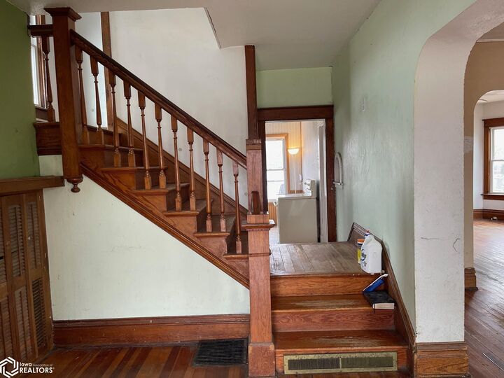 Property Photo: 321 6th Avenue IA 50112