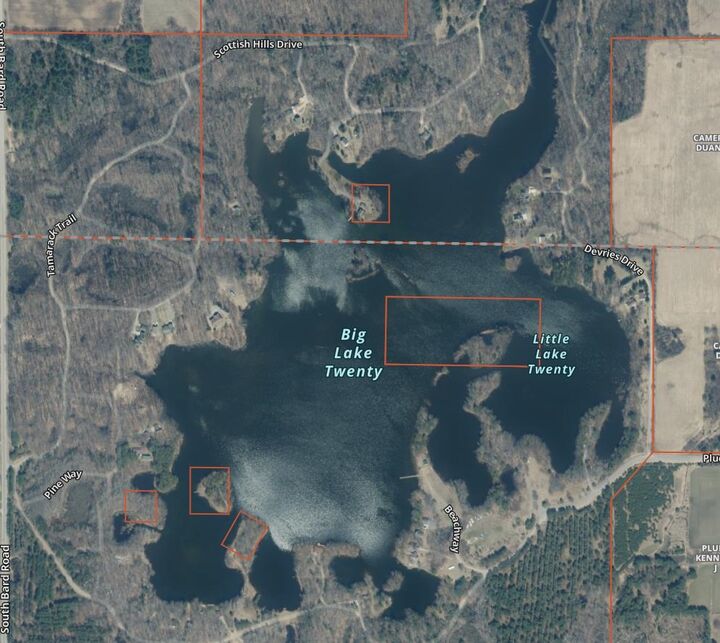 Property Photo:  5330 Scottish Hills Dr Drive  MI 48624 