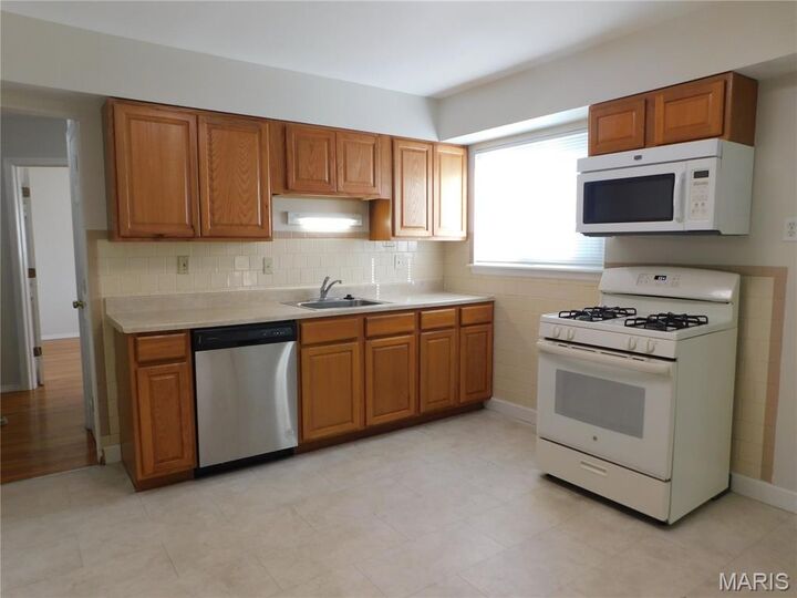 Property Photo:  220 Arras Drive  MO 63129 