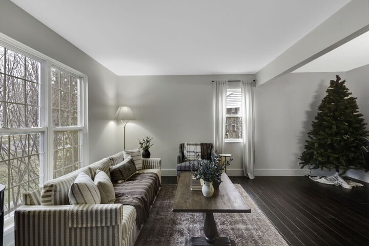 Property Photo:  1427 Carriage Lane  IL 60046 