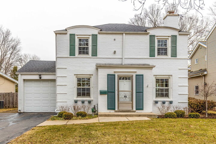 Property Photo:  305 S George Street  IL 60056 