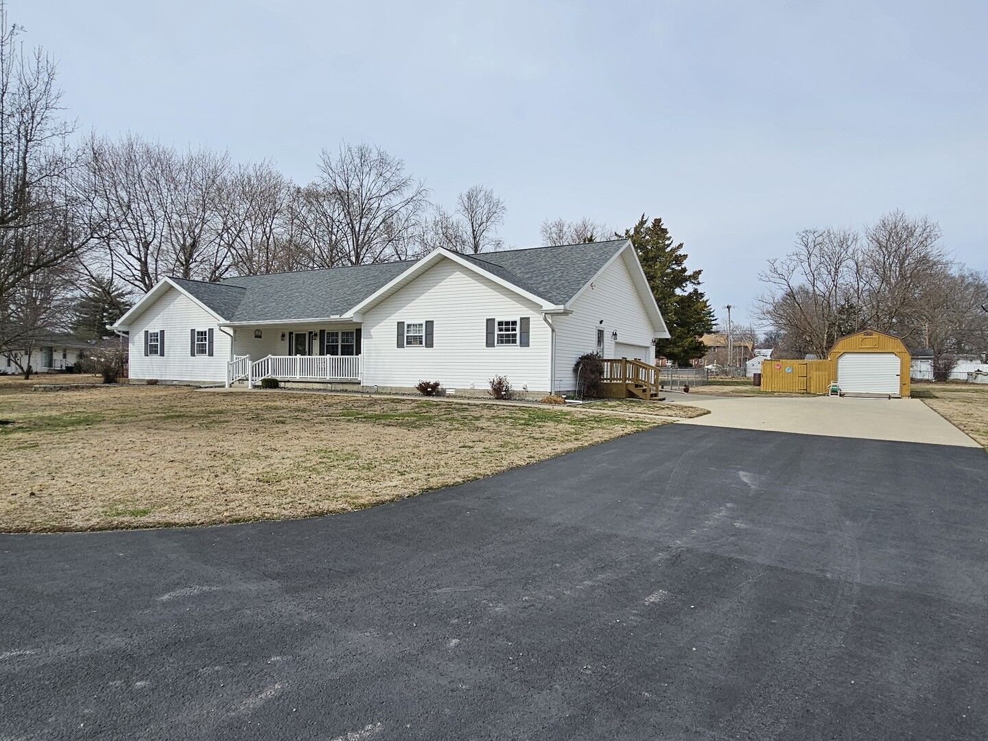 Property Photo:  204 W Greenwalt Street  IL 62895 