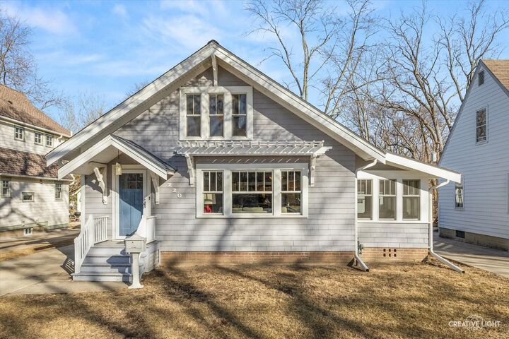 Property Photo:  220 S Calumet Avenue  IL 60506 