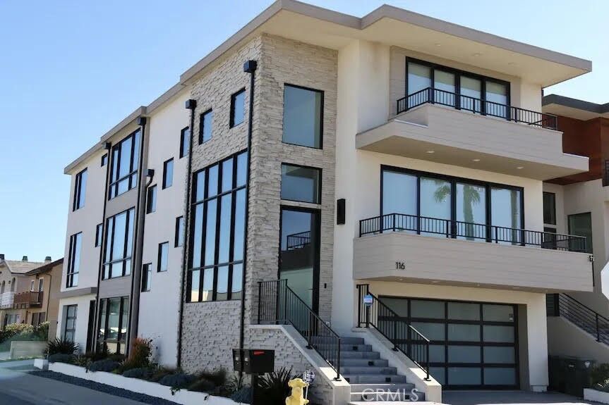 Property Photo:  116 W Channel Islands Boulevard  CA 93035 