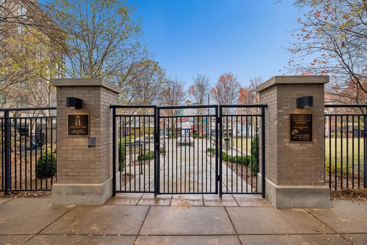 Property Photo:  900 20th Ave S 711  TN 37212 