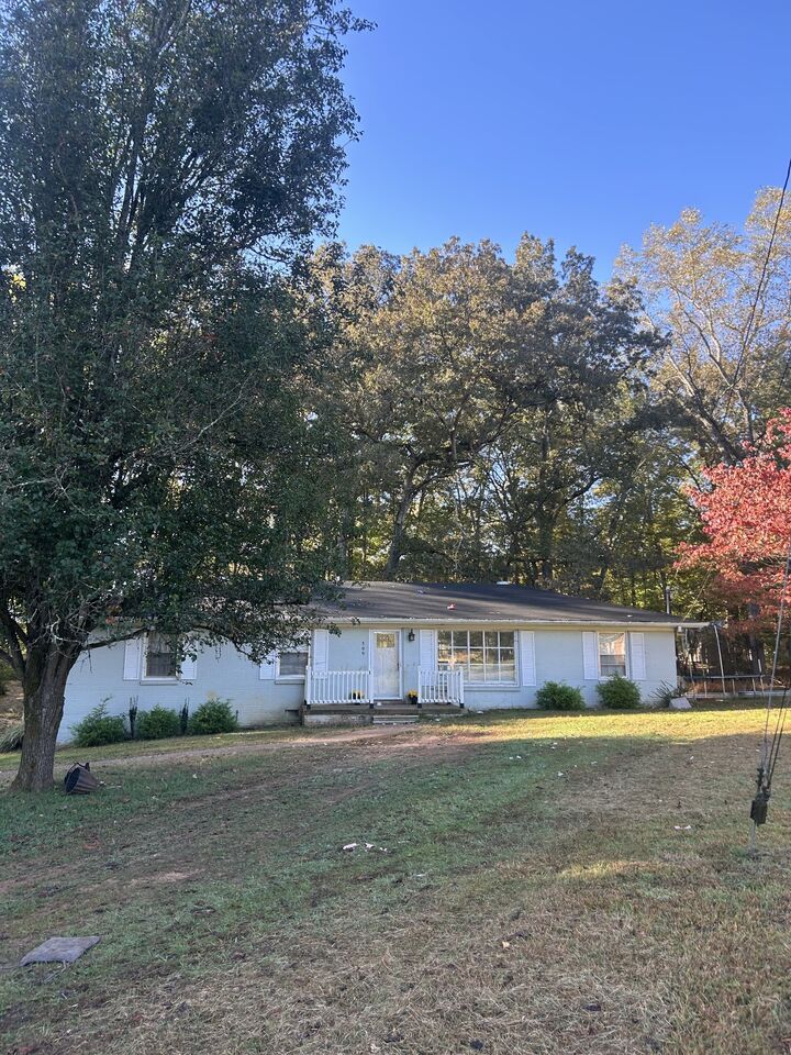 Property Photo:  309 Stella Ave  TN 38464 