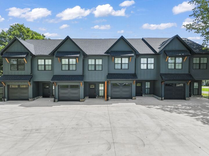 Property Photo:  215 S Porter St  TN 37398 