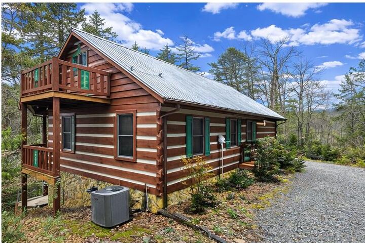 Property Photo: 206 Misty Hollow GA 30513