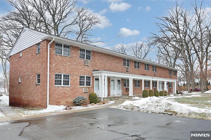 Property Photo:  903 Washington Drive  NJ 07446 