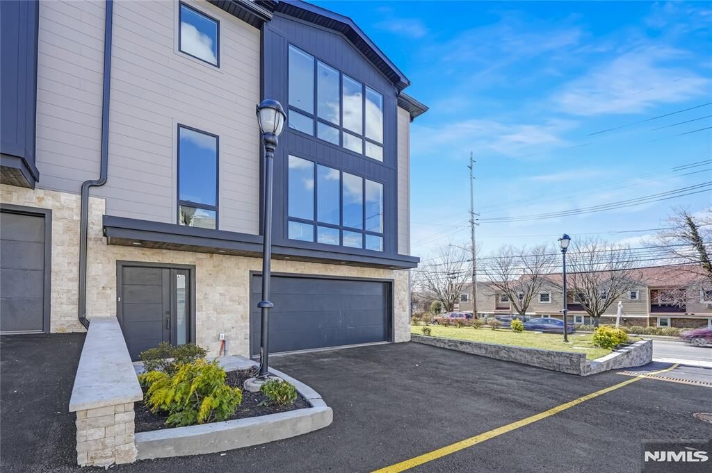 Property Photo:  401 A Grand Avenue A  NJ 07605 