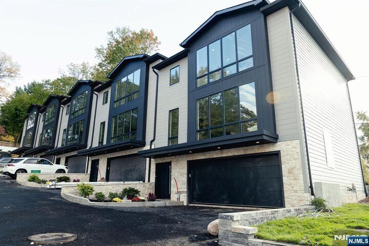 Property Photo:  401 B Grand Avenue 401 B  NJ 07605 