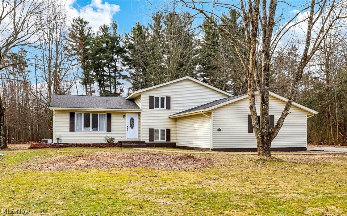 Property Photo:  2829 Tibbetts Wick Road  OH 44425 