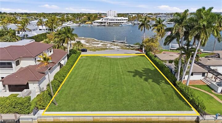 Property Photo:  754 16th Ave S  FL 34102 