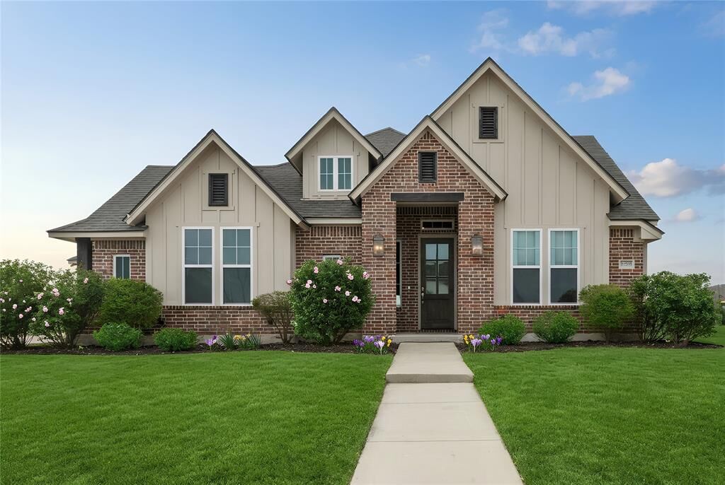 Property Photo:  14705 Lost Wagon Street  TX 76247 