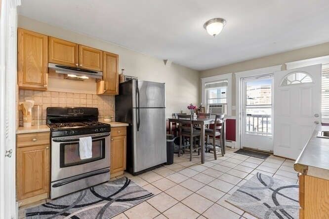 Property Photo:  31 Weston St 2  MA 02453 