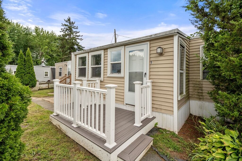 Property Photo: 350 West Street 5 MA 01056