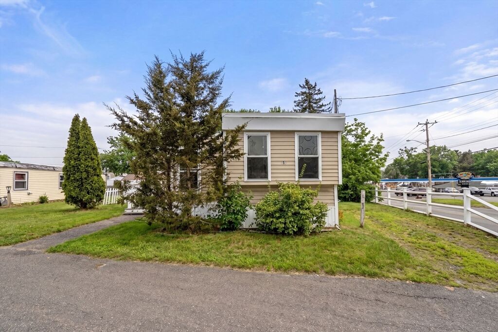 Property Photo: 350 West Street 5 MA 01056