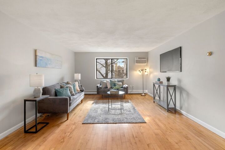 Property Photo:  84 Grant St 12  MA 02145 