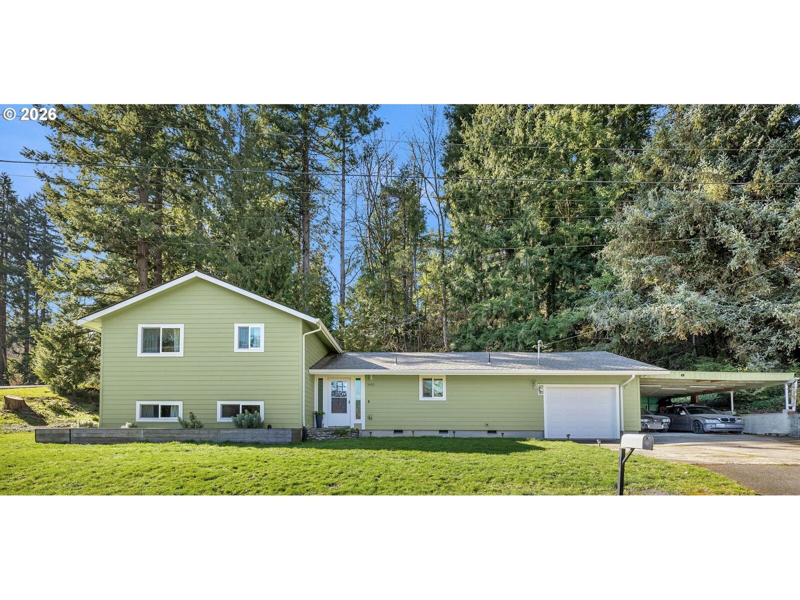 Property Photo:  1401 Pauli Dr  WA 98626 
