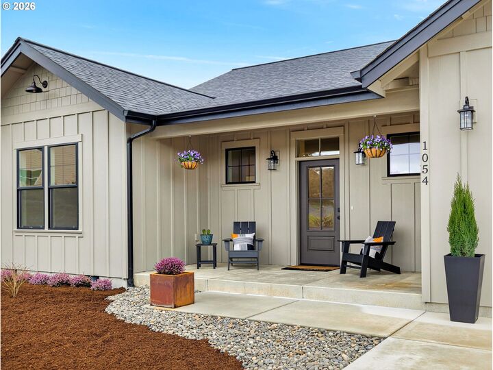 Property Photo:  1054 Picture Pl  OR 97138 