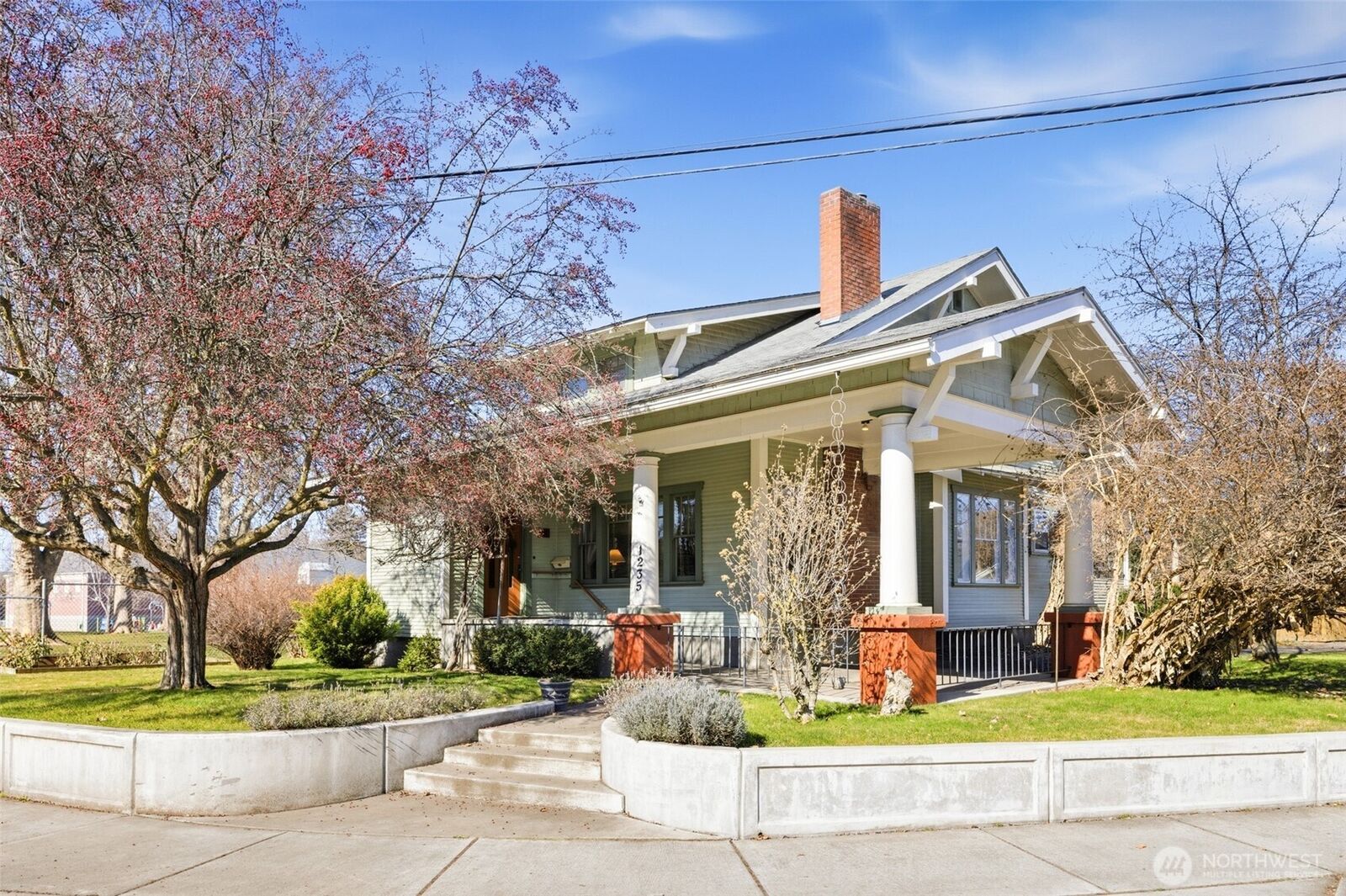 Property Photo:  1235  Isaacs Avenue  WA 99362 