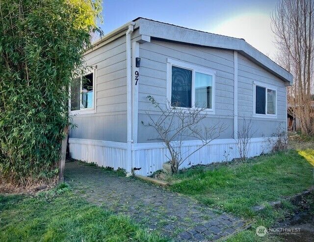 Property Photo:  1320 N Oak Harbor Street 97  WA 98277 