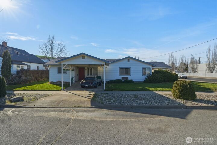 Property Photo:  314 S Columbia Street  OR 97862 