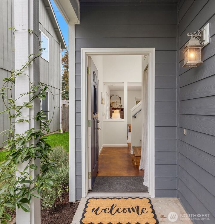 Property Photo:  9253  Fremont Avenue N  WA 98103 