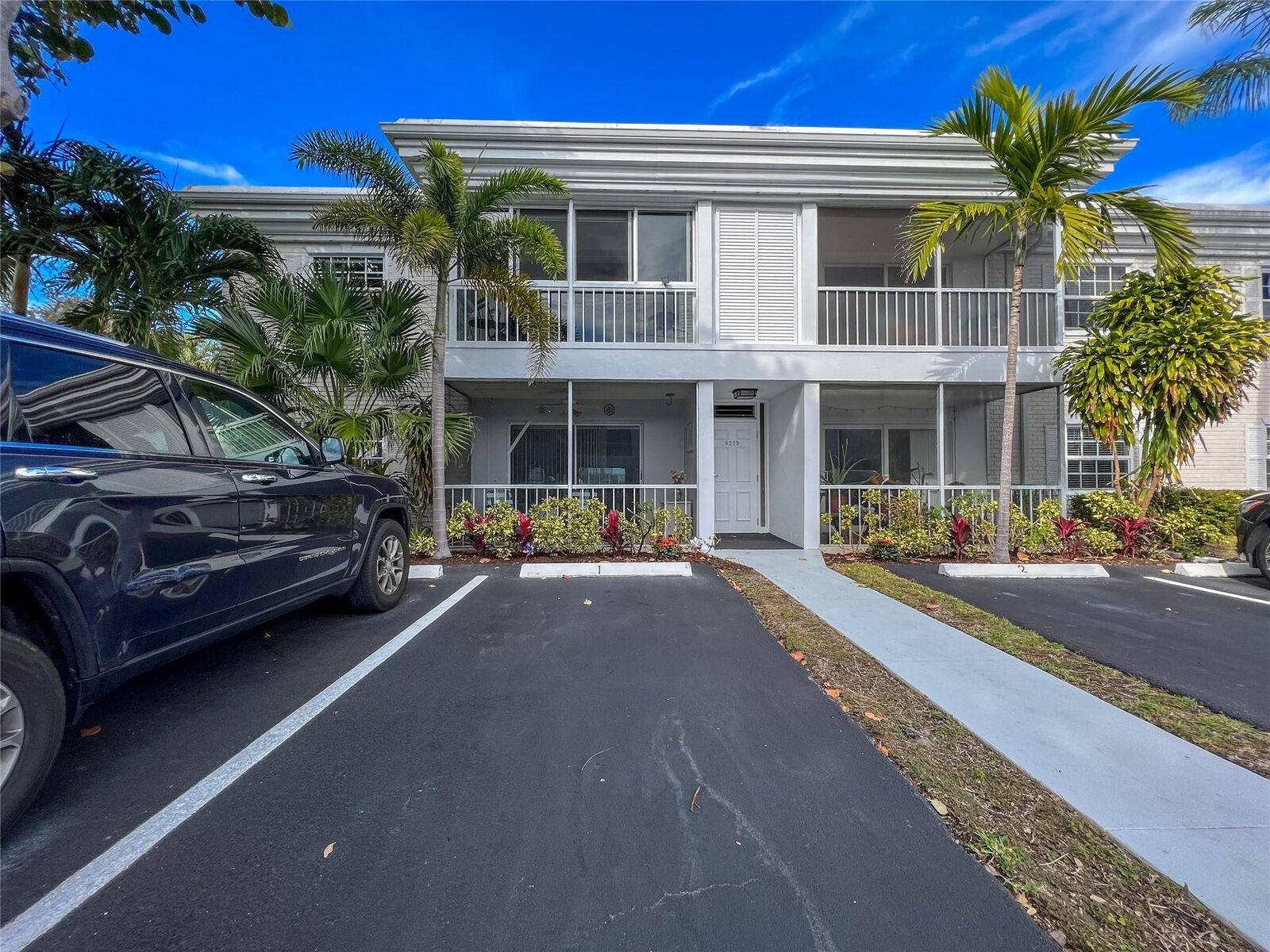 Property Photo:  6239 Bay Club Drive 1  FL 33308 