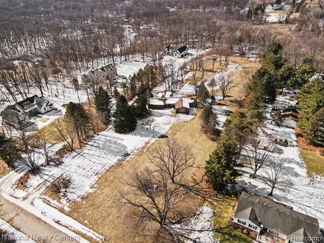 Property Photo:  400 Liddy Drive  MI 48114 