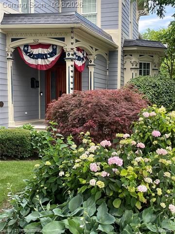 Property Photo:  302 W 3rd Street  MI 48307 