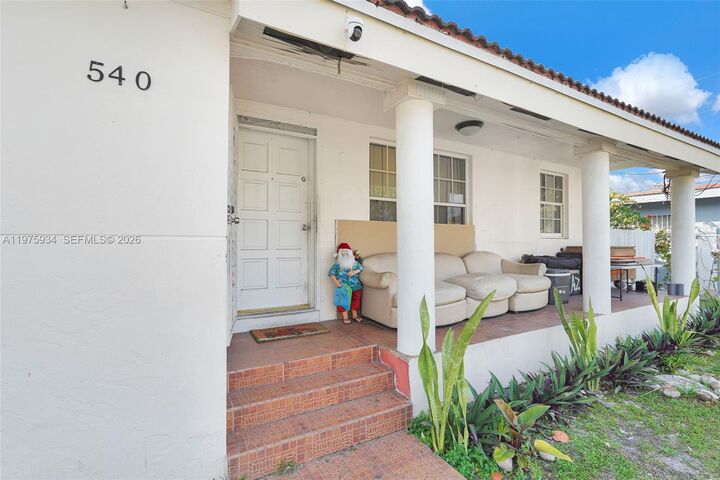 Property Photo: 538 NW 20th Ave FL 33125