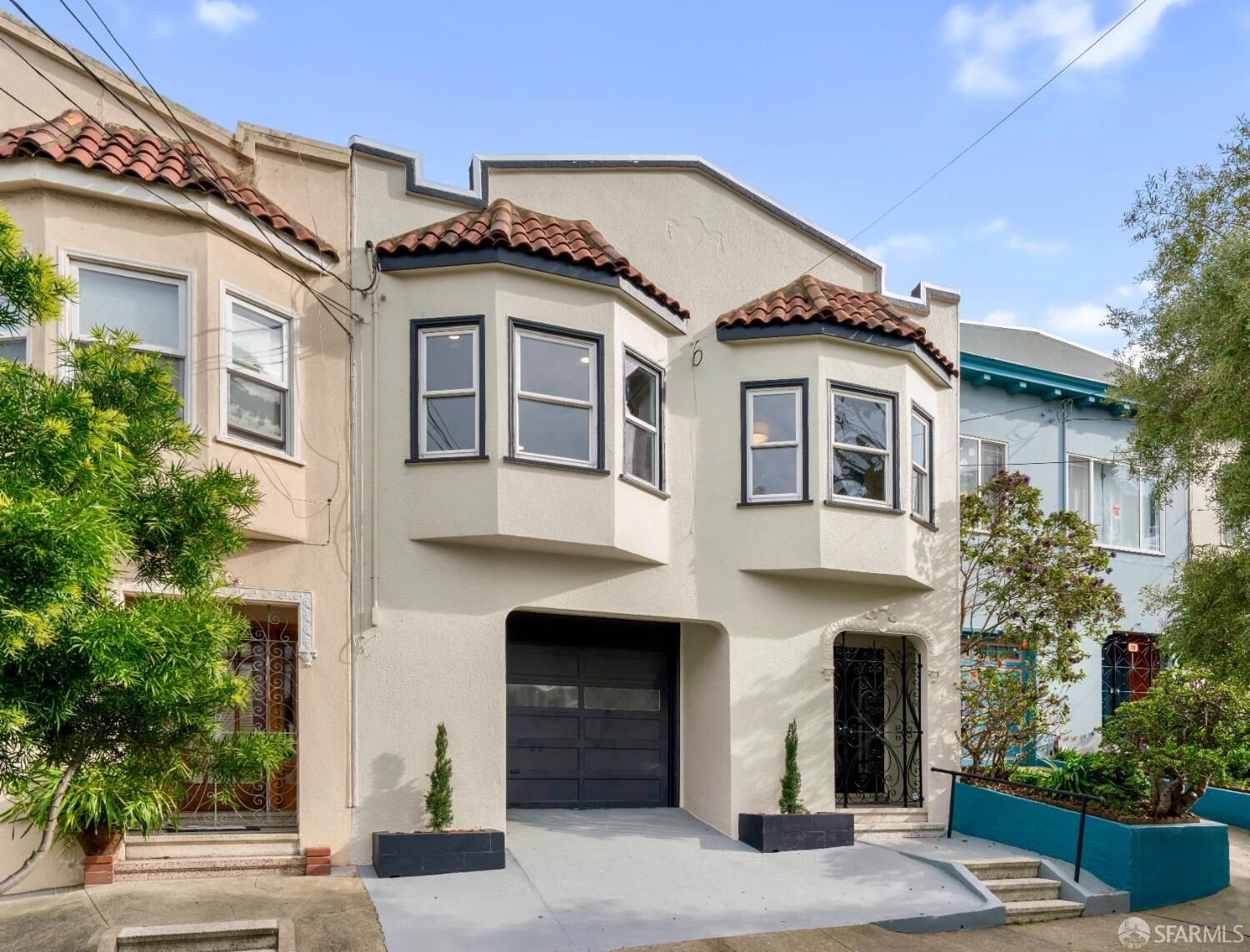 Property Photo:  69 Lisbon Street  CA 94112 