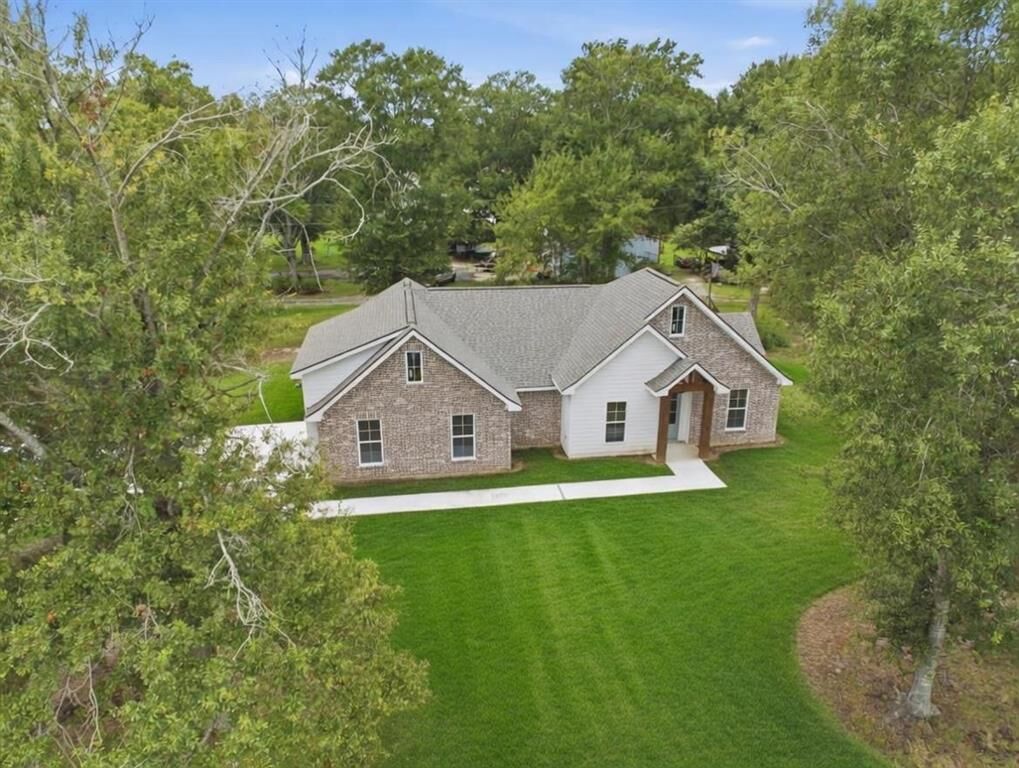 Property Photo: 776 Cooley Road LA 70611
