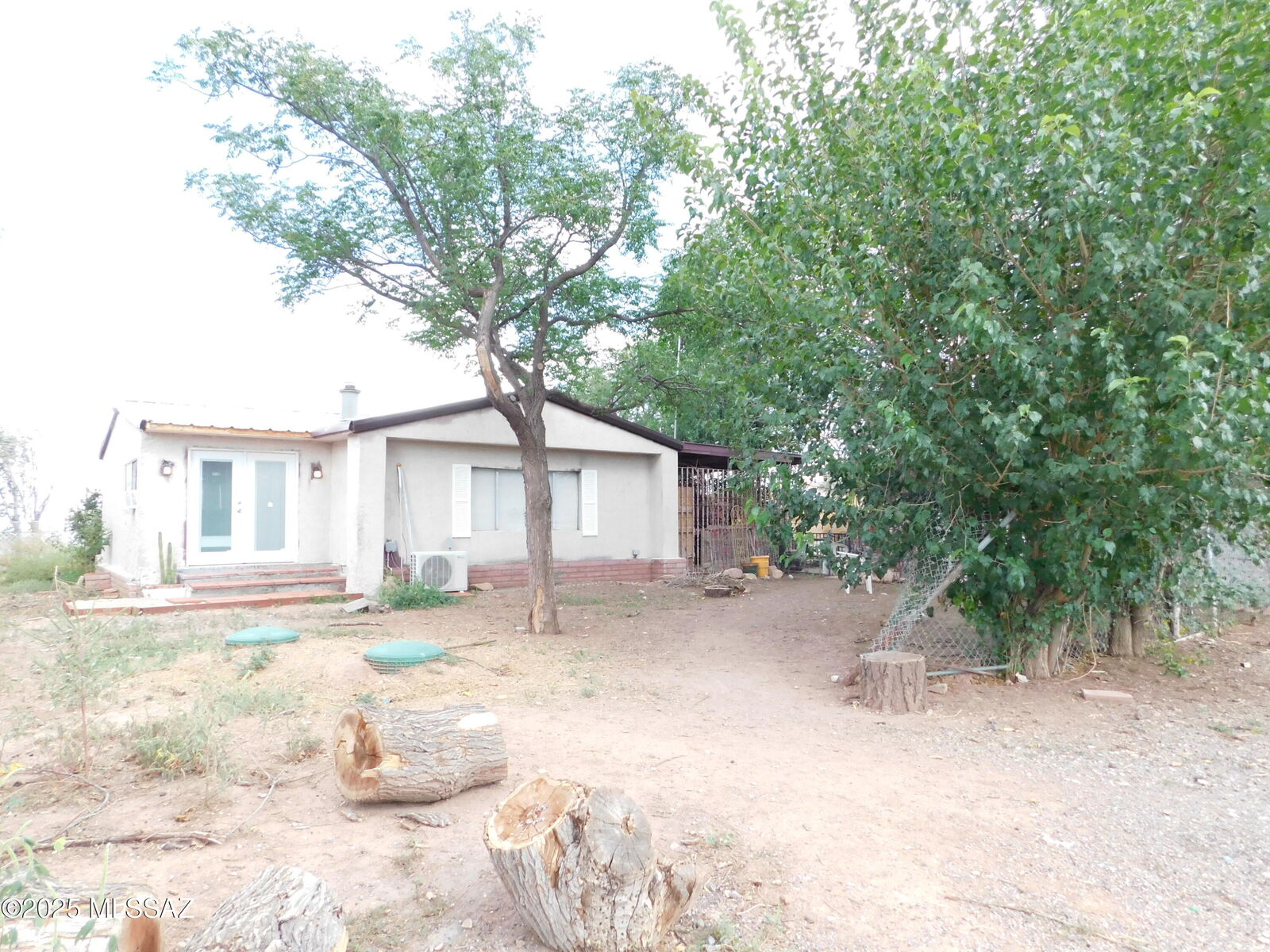 Property Photo:  