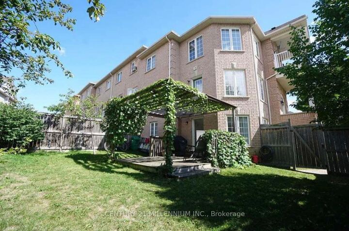 Property Photo:  23 Pefferlaw Circle Bsmt  ON L6Y 0L2 