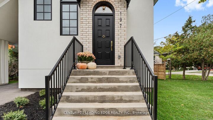 Property Photo: 197 Glen Oak Drive ON L6K 2J3