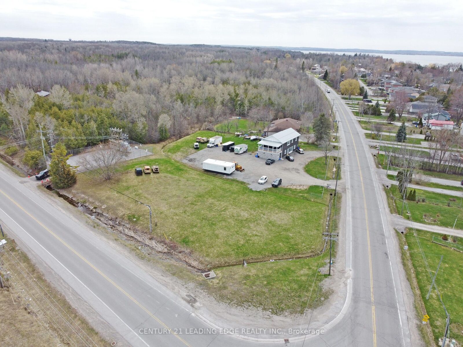 Property Photo: 1035 Metro Road N ON L4P 3E9