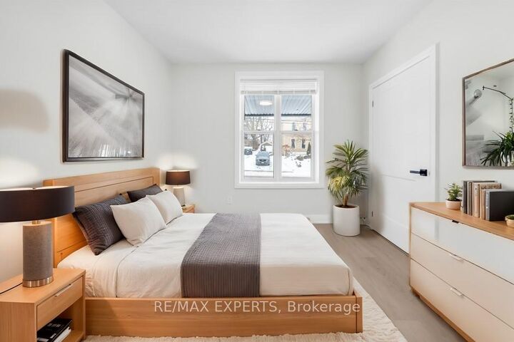 Property Photo:  124 Church Street  ON N2G 2S4 