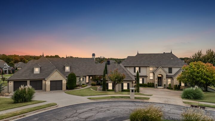 Property Photo:  510 E Fredericksburg Court  OK 74011 