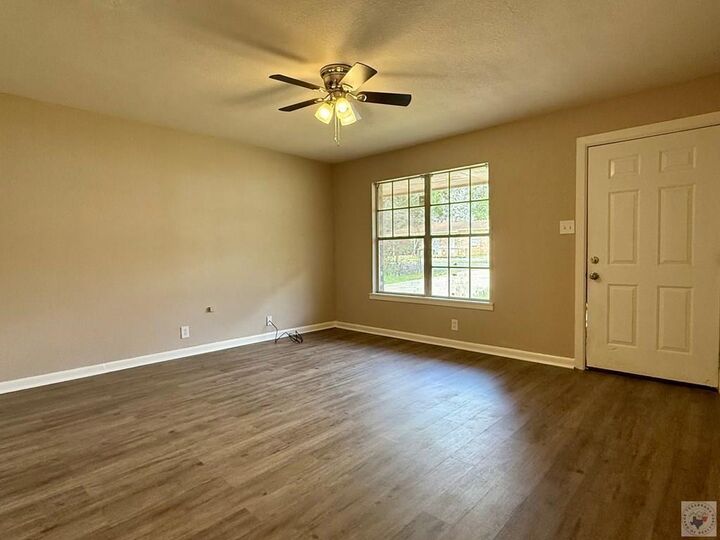 Property Photo:  701 Hillview St  TX 75501 