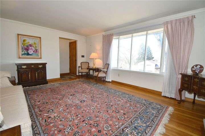 Property Photo:  52 Bellview Cir  PA 15136 