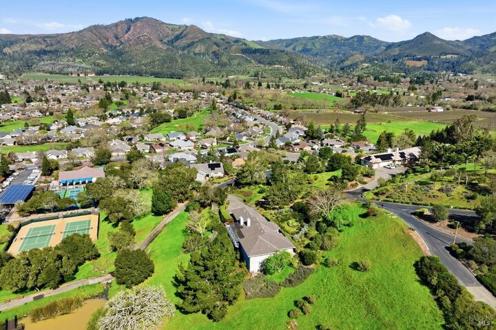 Property Photo:  437 Crestridge Place  CA 95409 