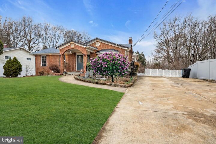 Property Photo: 7839 Heritage Drive VA 22003