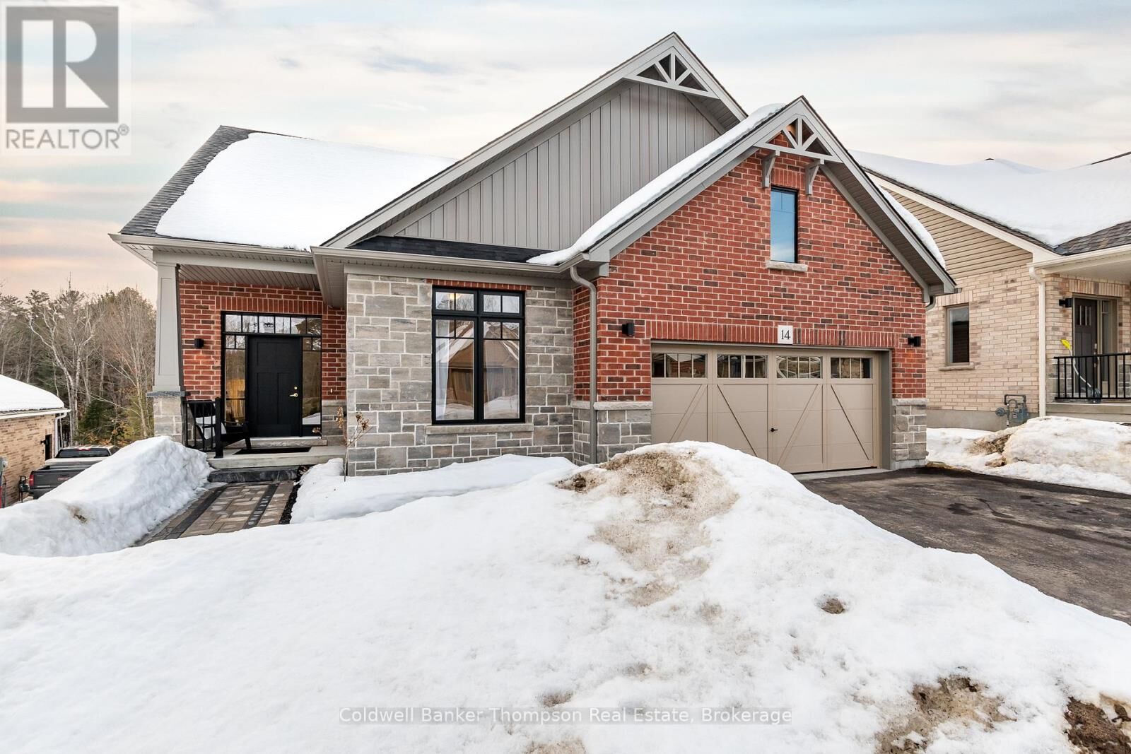 Property Photo:  14 Eaglecrest Avenue  ON P1H 0G5 
