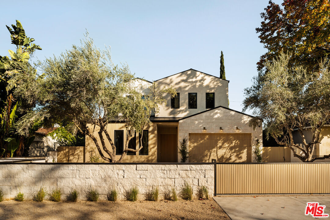 Property Photo:  4724 Halbrent Ave  CA 91403 