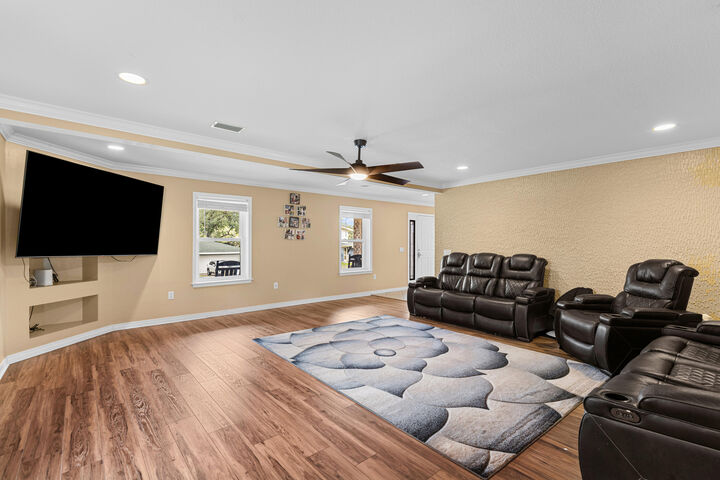 Property Photo: 5 NE Bedford Place FL 32547