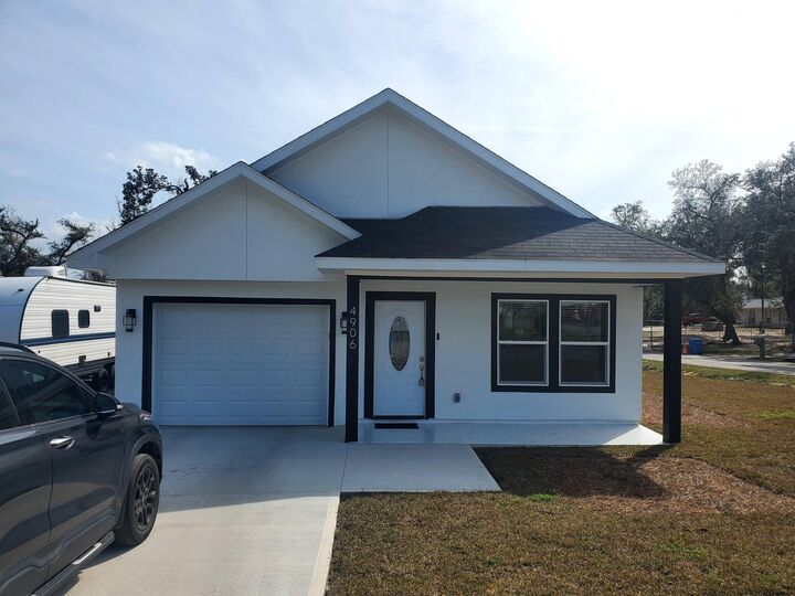 Property Photo:  4906 E 2nd Street  FL 32404 