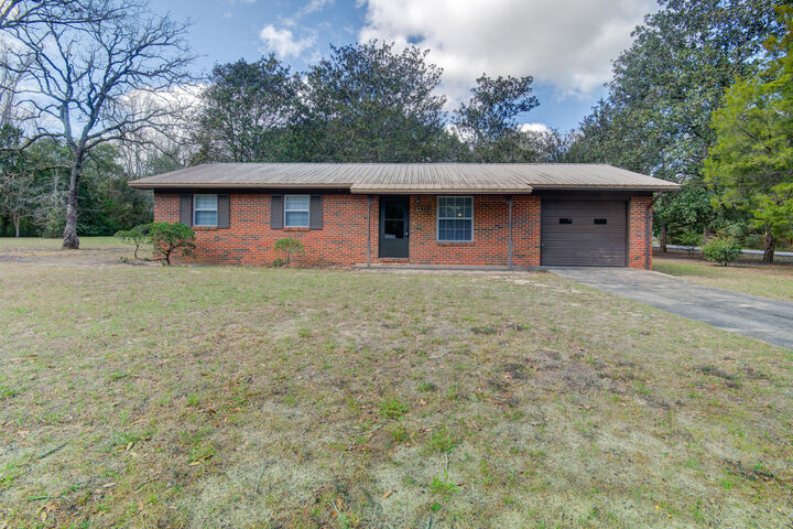 Property Photo:  4826 Primrose Street  FL 32539 