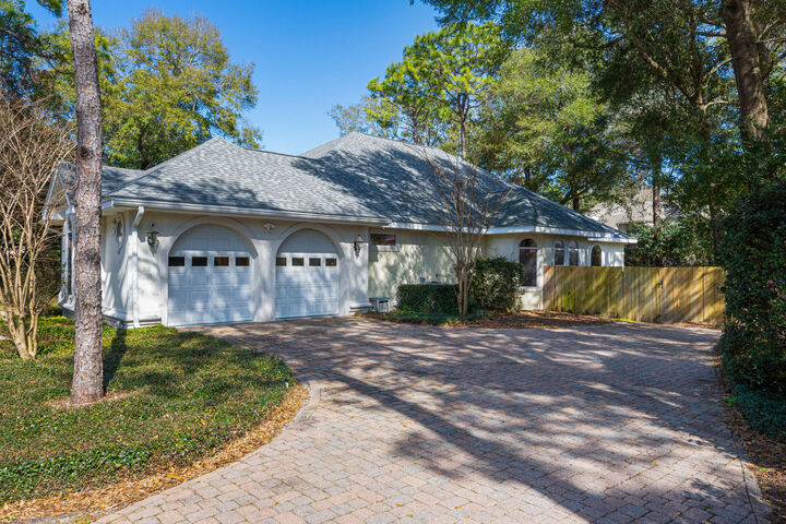 Property Photo:  831 Coldwater Creek Circle  FL 32578 